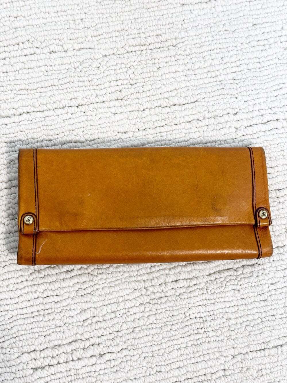 HOBO Fable Tan Leather Trifold Wallet Classic Quality Timeless